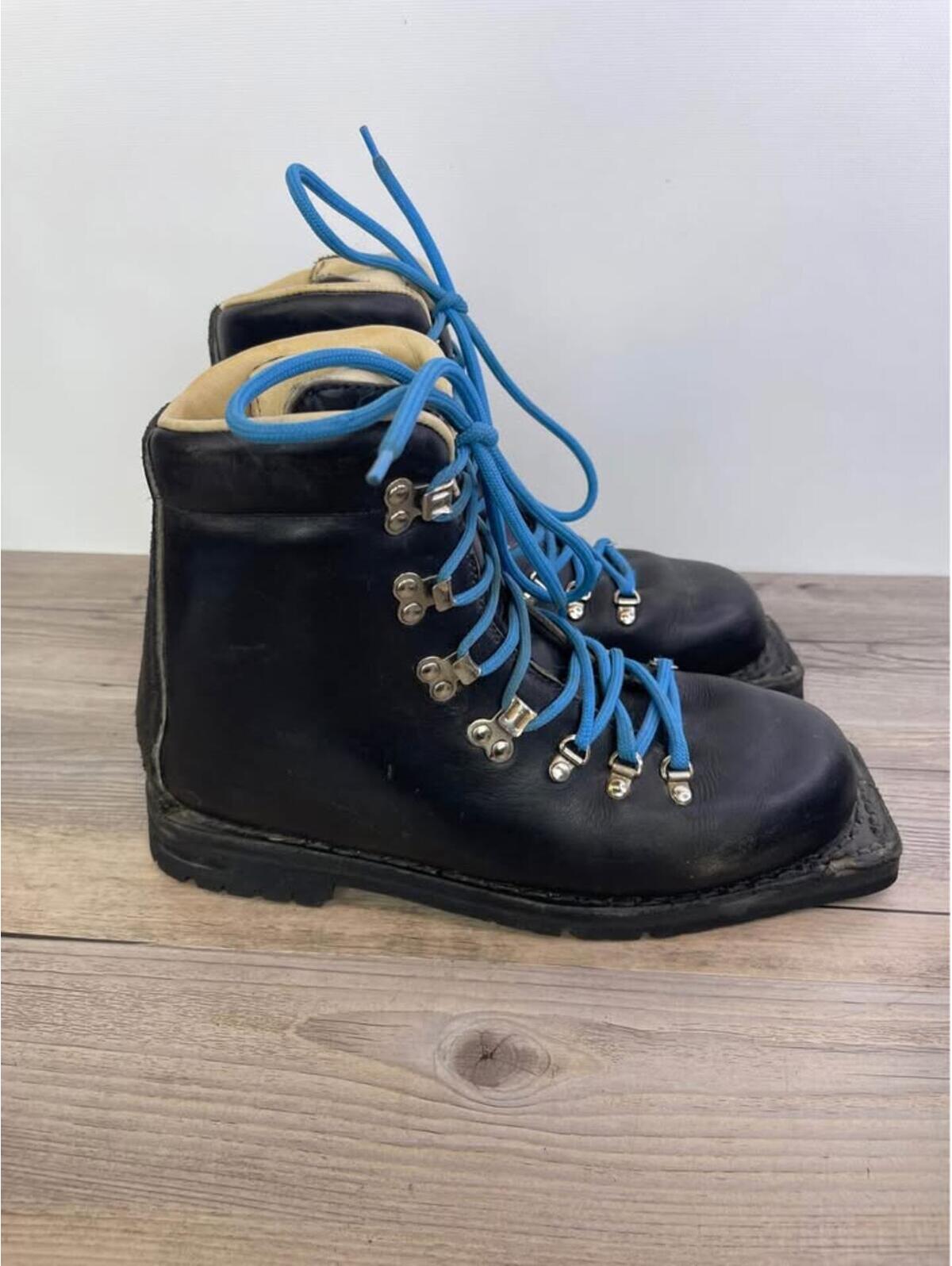 Merrell Vintage Cross-Country Ski Boots Made In Italy Women’s 9.5